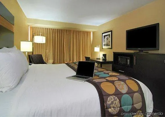 Red Lion Hotel Charlotte 3*,